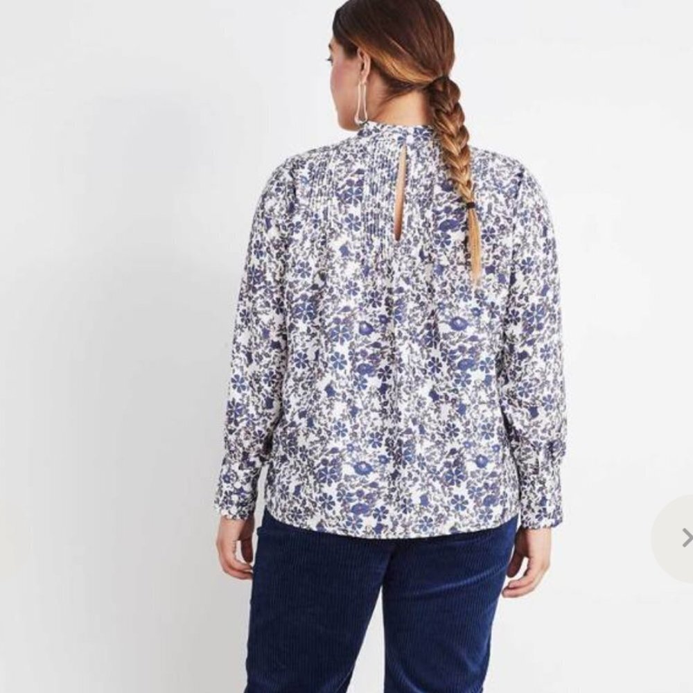 Apiece Apart Sez Pinktuck Silk Floral Print Long Sleeve Blouse White and Blue - Picture 2 of 9